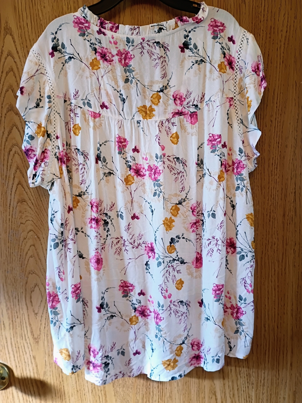 Buffalo David Bitton White Floral Tie-Neck Short Sleeve Tunic - Picture 2 of 3